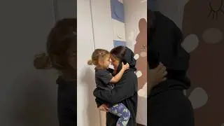 Тяжелое прощание, не отпускает маму😏