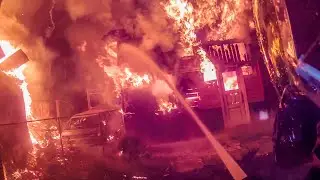 #61. Крупный пожар / Горят садовые дома