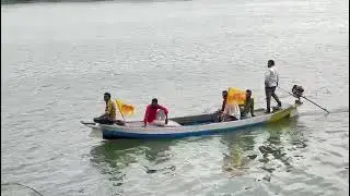 Fishermen rallied with about 20 boats from Rayapudi and Venkatapalem to welcome Chandrababu , Ooth