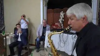 Мальчики зажигают!