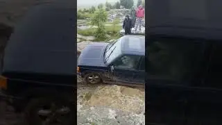 Худес подъем ступеньки после дождя Лендровер