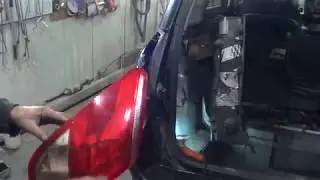 как снять задний фонарь на TOYOTA RAV4