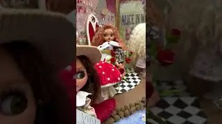 Нашла невыложенное с выставки, кстати, если знаете мастера, скиньте на него ссылочку в комментариях