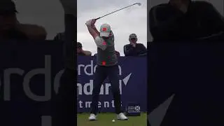 What are the similarities in the golf swings?