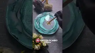BANDEJA VERDE COM FOLHA DE OURO