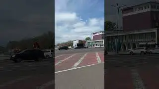 На Каскадной площади тоже украсили, но ГАЗель стала не по уму и загораживает 9-ого Мая