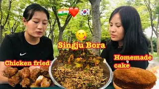Singju, Bora,chicken and delicious homemade cake at the park 😋🇮🇳❤️🇰🇷