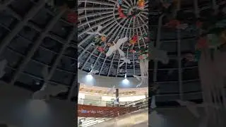 Beautiful Decoration Of Flying Birds At Ashan Mall. Красивое украшение летающих птиц в Ашан #пермь