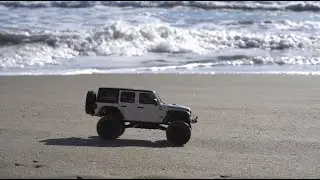 Kyosho 4X4 mini-z Jeep Wrangler Rubicon - vediamo come si comporta sulla spiaggia.