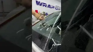 Демонтаж клея, после снятия бронепленки с лобового стекла