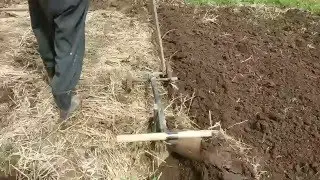 Работа двухколёсного(татарского) плуга