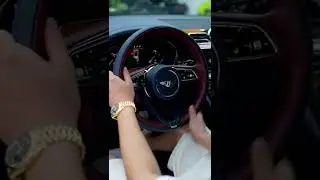 Bentley Bentayga V8 Immersive Experience 