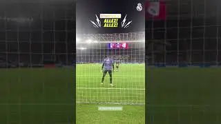 Thibaut Courtois warm up before match