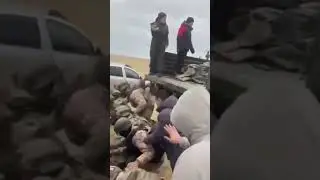 Протесты в Казахстане: в Актау протестующие захватили грузовик с военными