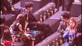 Zhaolusi , xiaozhan , bailu and baijingting are in one frame ! 😱 oh god ! weibo night event ~~