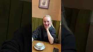 Марина спалила в телефоне фото с Кристиной