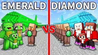 JJ and Mikey: EMERALD vs DIAMOND Family Airplane Battle in Minecraft - Maizen