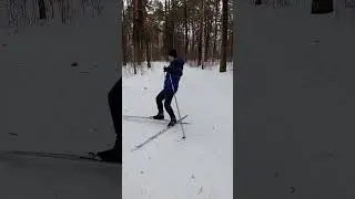 Катание на лыжах.