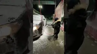 Если клиент стоит и смотрит как вы моете его автомобиль