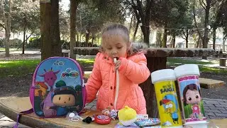 Okul çantamda neler neler var😱