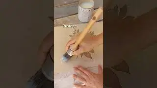 grabado en madera para decorar una mesilla