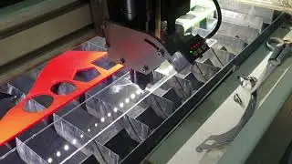 Лазерная резка оргстекла