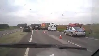 Грузовик врезался в трактор в Кузбассе