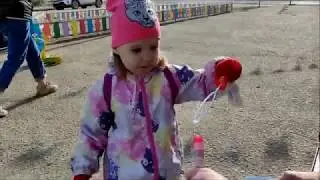 Юля и мыльные пузыри 16.05.2020г.(Пятлин-Печора)