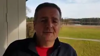 Norbert Rier spricht zu seinen Fans