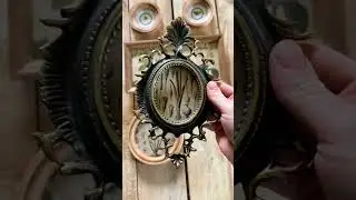 Красивое оформление на стене. Композиция из картин.
