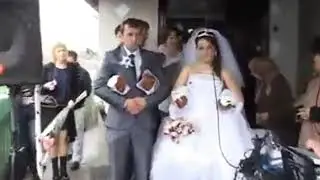 Прикол. Свалился с неба! В буквальном смысле. Приколы на свадьбе. Жесть и ужас.