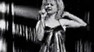 Cyndi Lauper - I'm Gonna Be Strong Live in Argentina