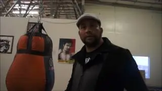 Boxing Trainer gives DEEP EXPLANATION on WHY Floyd Mayweather is so hard to hit