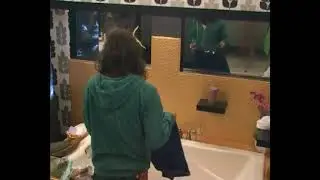 Feeds  Wk 1, HOH Shower Chat