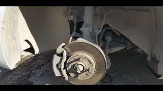 КАК ПОМЕНЯТЬ ПЕРЕДНИЕ ТОРМОЗНЫЕ КОЛОДКИ НА КИА РИО 4 | KIA RIO 4