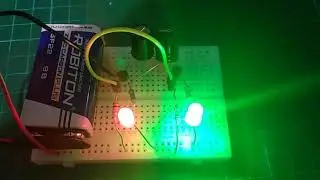 Мультивибратор из набора конструктора 