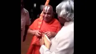 Jagadguru Rambhadracharya ji with Shri A P J Abdul Kalam