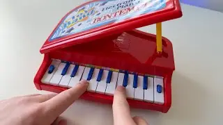 $10 piano be like: