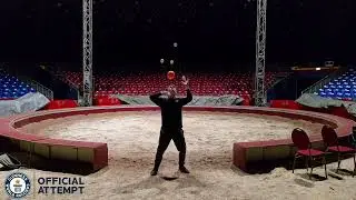 Michael Ferreri Guinness World Record Most touches with the head while overhead juggling 5 balls2024