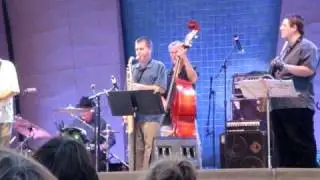 Lee Taylor sax solo with The Pleasure Pilots