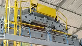 Elétrica chão de fabrica está ao vivo! Manutenção de equipamentos