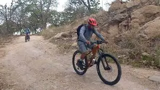 Rodando hacia el Cerro Blanco, por los caminos de Copala.