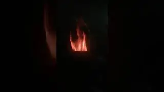 Огонь в печи завораживает