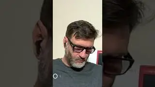 Угадайте блогеров (на заднем плане) 😁