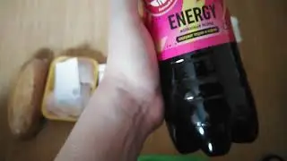 много покупок из Ашана, зелёный пакет