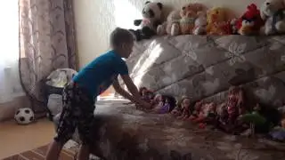 У девочек куклы винкс!!!)