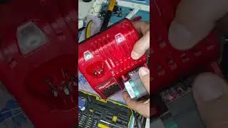 Μετατροπή φορτιστή Milwaukee από 110v σε 220v.