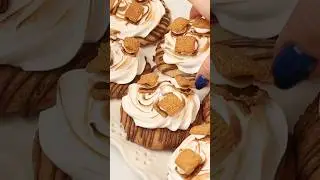 S’mores cookies with CinnaGraham Toast Crunch cereal 😋 
