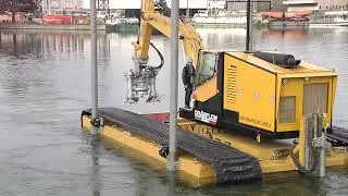 Земснаряд-амфибия от DRAGFLOW серии DRM.  Dragflow Amphobious Dredger on water