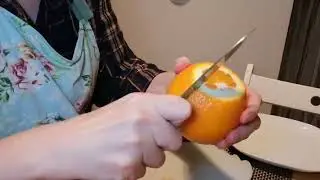 Как аккуратно почистить апельсин 🍊